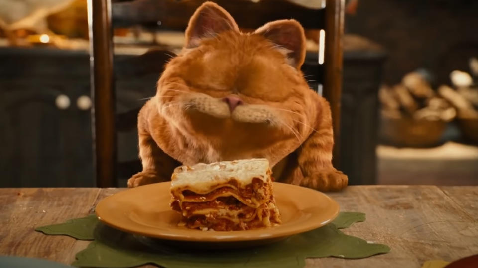Garfield smelling lasagna in Garfield: A Tail of Two Kitties