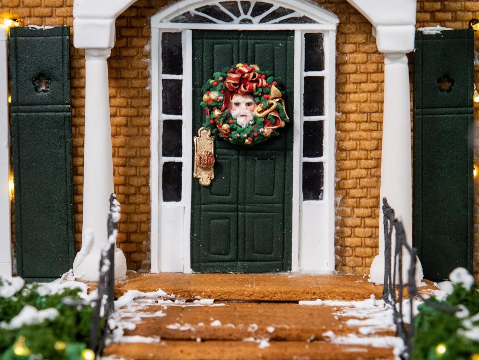 A gingerbread version of the McCallister house from "Home Alone"