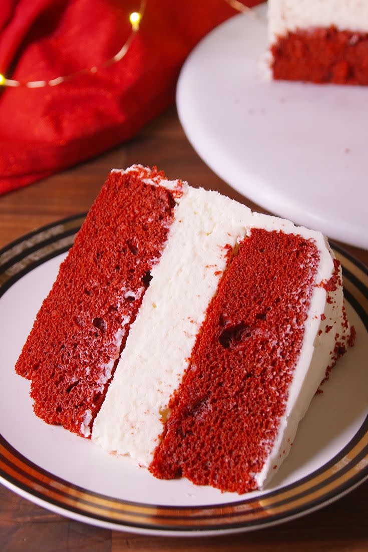 Red Velvet Cheesecake Cake