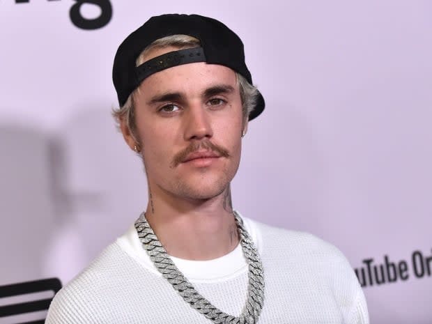 Justin Bieber booed at Juno Awards after winning Fan Choice, but