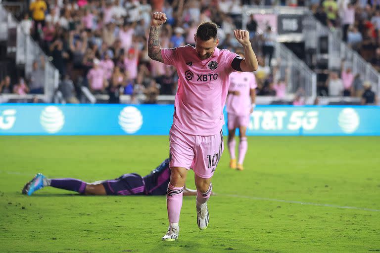 Otro festejo de Lionel Messi, que lleva ocho goles en cinco partidos en Inter Miami.