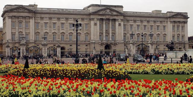 Buckingham Palace: A Royal Garden