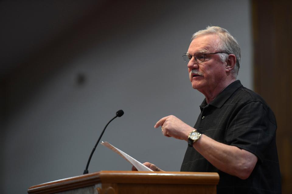 Leonard Sweatman speak at Pine View Baptist Church on Tuesday, Feb. 27, 2024. Sweatman worked with the IT Department at University Health Services for 30 years.