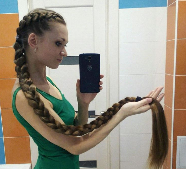 La princesa más viral. Esta mujer ha compartido más de 200 imágenes, por lo cual es reconocida ahora como “la Rapunzel de carne y hueso”. 