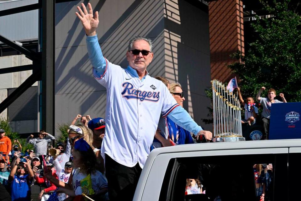 Bruce Bochy ganó la Serie Mundial con los Rangers de Texas, el primer título en la historia de la franquicia.