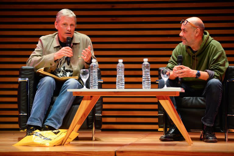 Viggo Mortensen presentó su libro de poemas