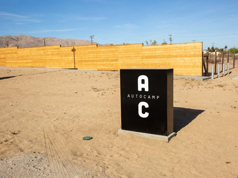 The sign denoting the entrance of Autocamp.