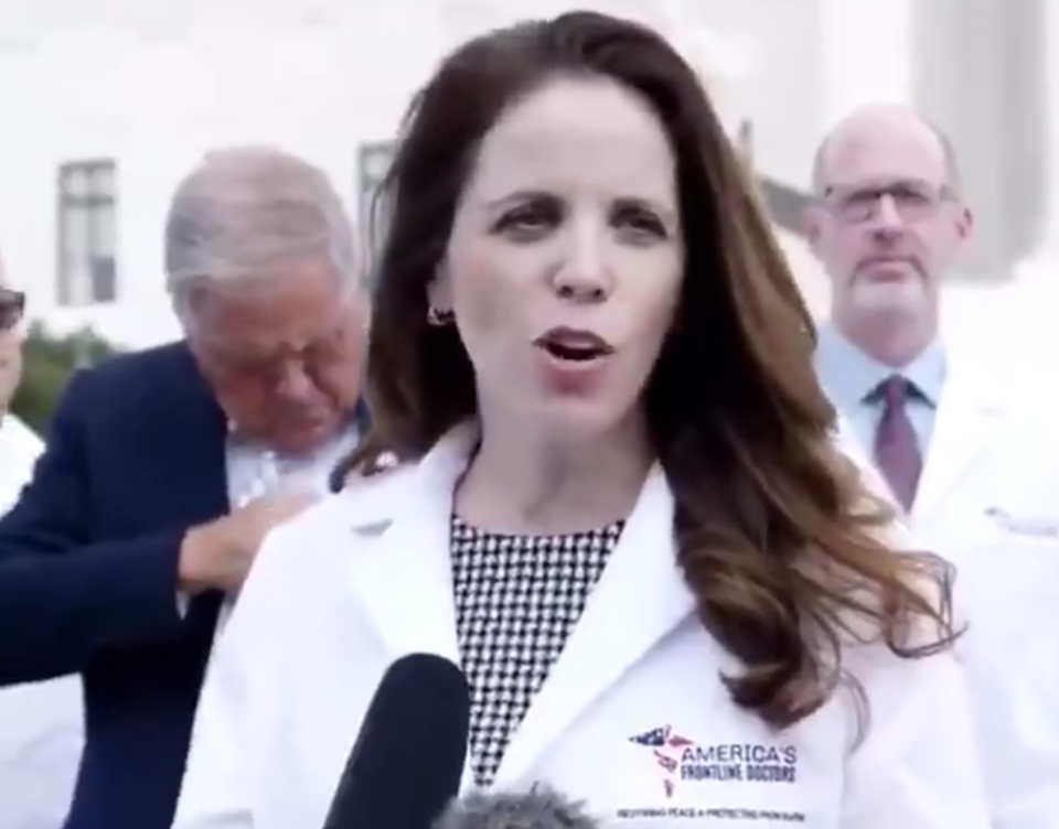 Dr. Simone Gold speaking in front of the supreme court (Twitter)