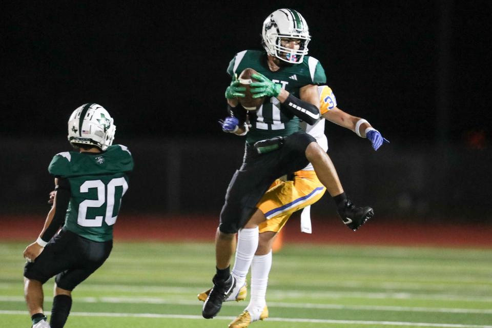Taft's Enrique Rodriguez catches a pass during the game on Friday, Sept. 22, 2023, in Taft, Texas.