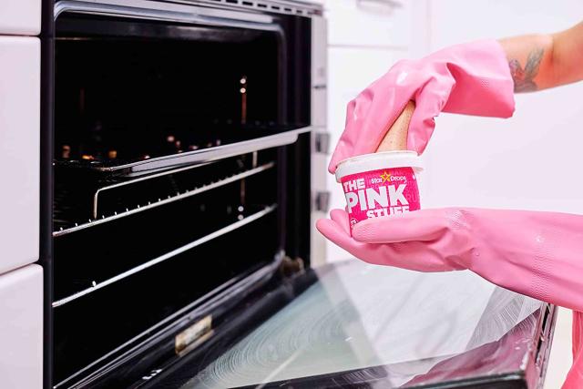 Cleaning your oven with the Pink Stuff cleaning paste