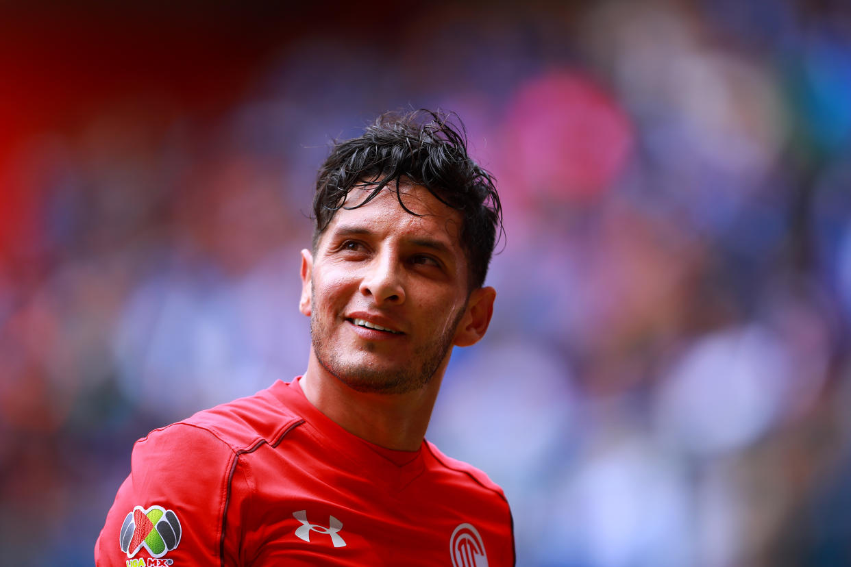 MEXICO CITY, MEXICO - JANUARY 28: Angel Reyna of Toluca looks on during the 4th round match between Toluca and Cruz Azul as part of the Torneo Clausura 2018 Liga MX at Nemesio Diez Stadium on January 28, 2018 in Mexico City, Mexico.  (Photo by Hector Vivas/Getty Images)