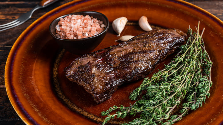 hanger steak with seasonings