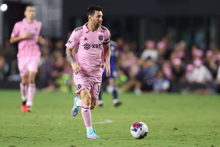 Para la camiseta rosada de Messi de Inter Miami, Adidas sabía que sus tácticas habituales no funcionarían.   Megan Briggs/Getty Images/AFP (Photo by Megan Briggs / GETTY IMAGES NORTH AMERICA / Getty Images via AFP)