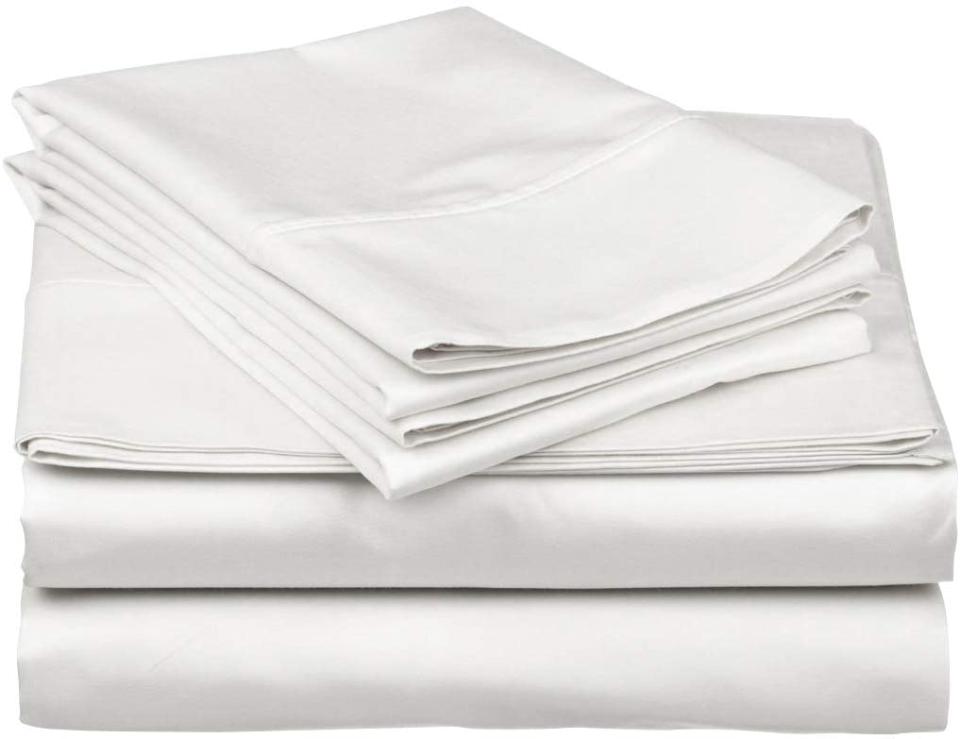 Carressa Linen sheets are 35 percent off today. (Photo: Amazon) 