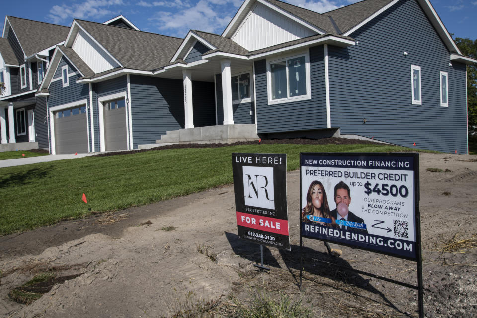 Blaine, Minnesota. Brand new townhomes for sale with new construction financing and a builders credit of 4,500 dollars to attract new buyers. (Credit: Michael Siluk, Universal Images Group via Getty Images)