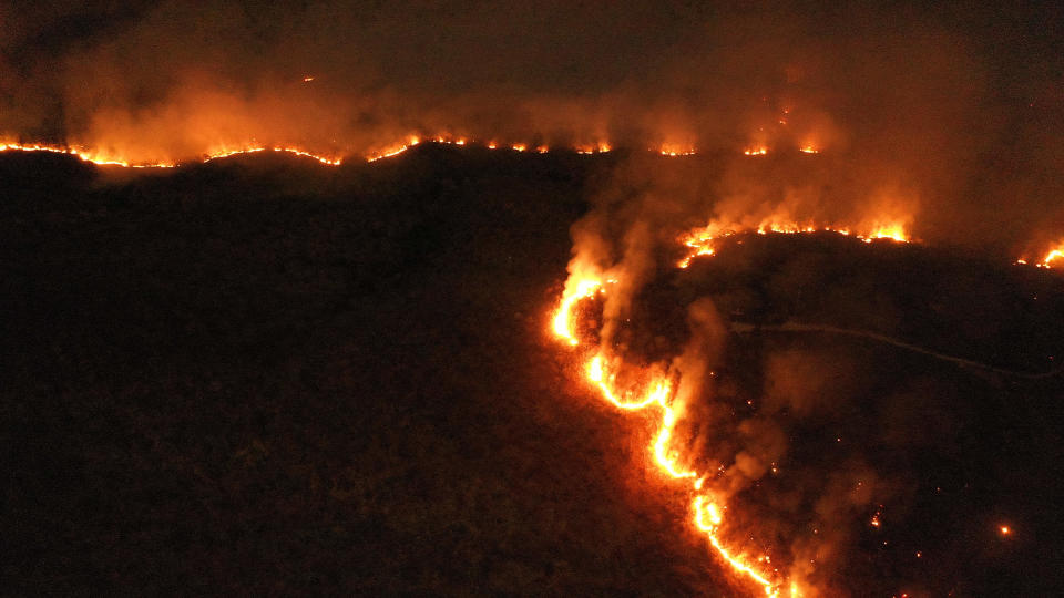 Image taken on Aug. 17, 2019 shows a raging fire in the Amazon rainforest in the state of Tocantins, Brazil. (Photo: Dida Sampaio/Agencia Estado/Handout via Xinhua/ ZUMA Wire)