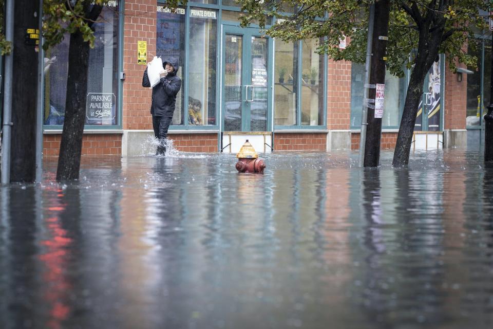 A heavy downpour flooded streets across the New York City region, shutting down subways, schools and businesses on Sept. 29, 2023. <a href="https://newsroom.ap.org/detail/b8ec0f2c55e64a6995ad055d8fe5fa4a?ext=true" rel="nofollow noopener" target="_blank" data-ylk="slk:AP Photo/Jake Offenhartz;elm:context_link;itc:0;sec:content-canvas" class="link ">AP Photo/Jake Offenhartz</a>