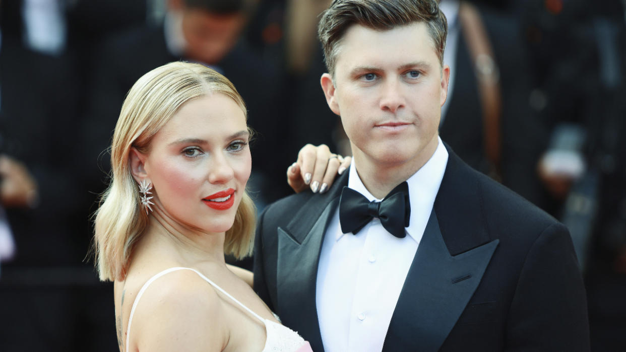  Scarlett Johansson et Colin Jost lors du 76e festival de Cannes le 23 mai 2023. . 