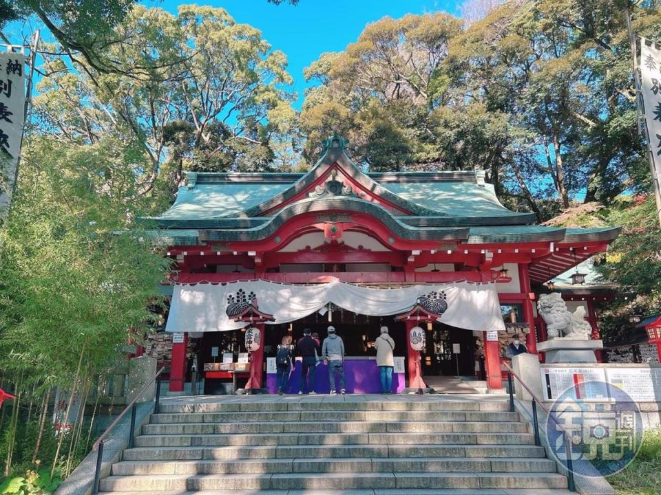 來宮神社位於靜岡縣熱海市，是守護當地居民有名的神社。