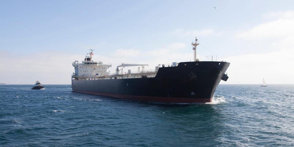 Crude oil tanker