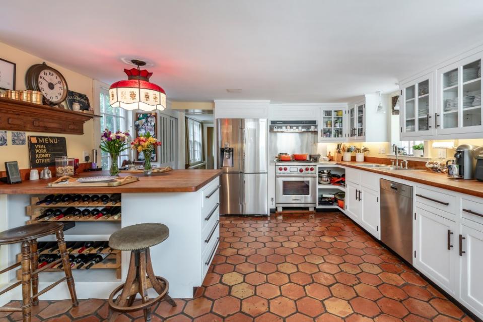 The kitchen. Klemm Real Estate & Michael Bowman Photography