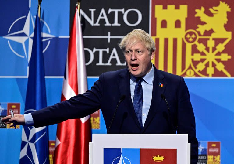 El primer ministro británico, Boris Johnson, durante una conferencia de prensa en la cumbre de la OTAN en el centro de congresos de Ifema en Madrid, el 30 de junio de 2022