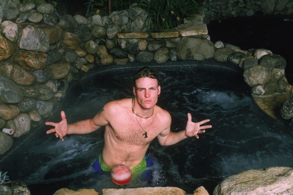 <p>Vanilla Ice at home in 1990. </p>