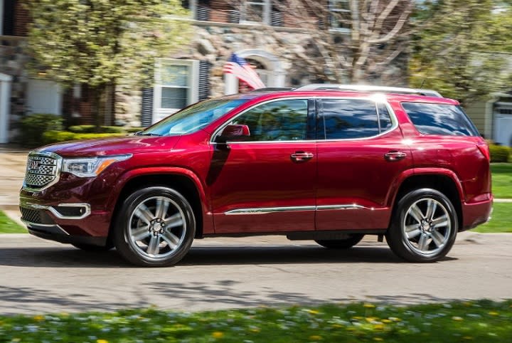 2017 GMC Acadia Denali side profile motion photo