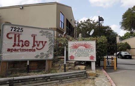 A general view of The Ivy Apartments in Dallas, Texas October 1, 2014. Dallas Emergency Services said they picked up a man at the location who was later diagnosed with the Ebola virus. REUTERS/Mike Stone