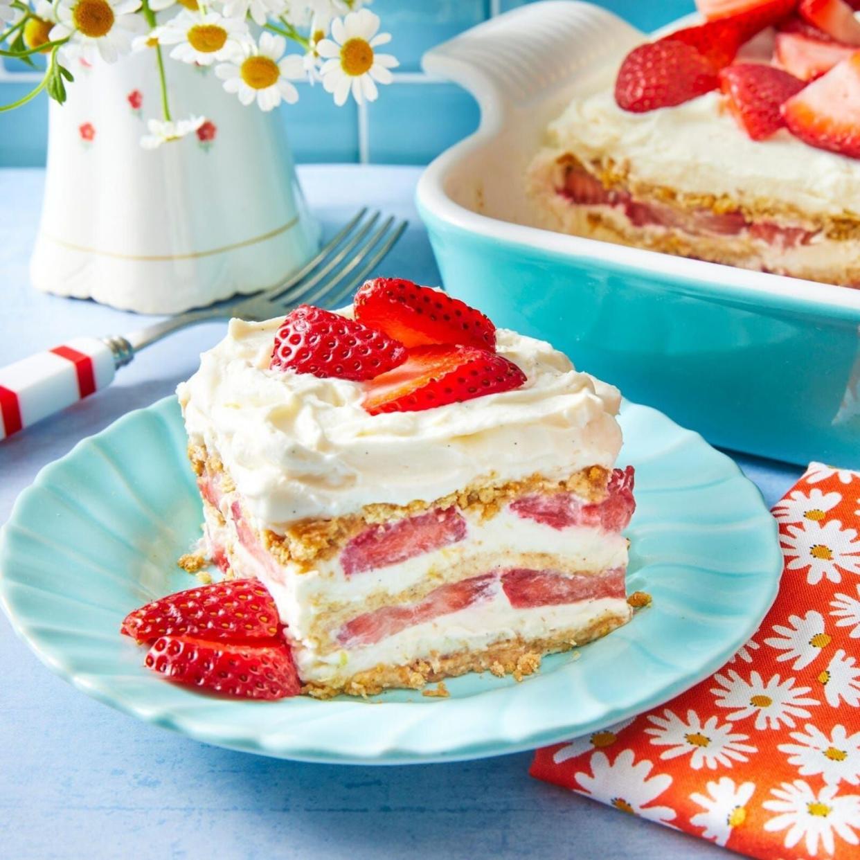 strawberry icebox cake