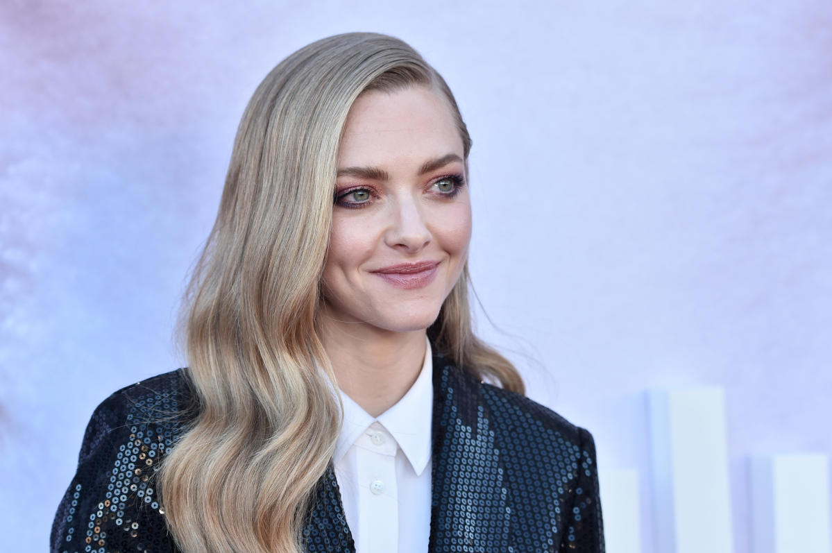 1199px x 797px - Amanda Seyfried Regrets Uncomfortable Nude Scenes as a Teen: I 'Wanted to  Keep My Job'