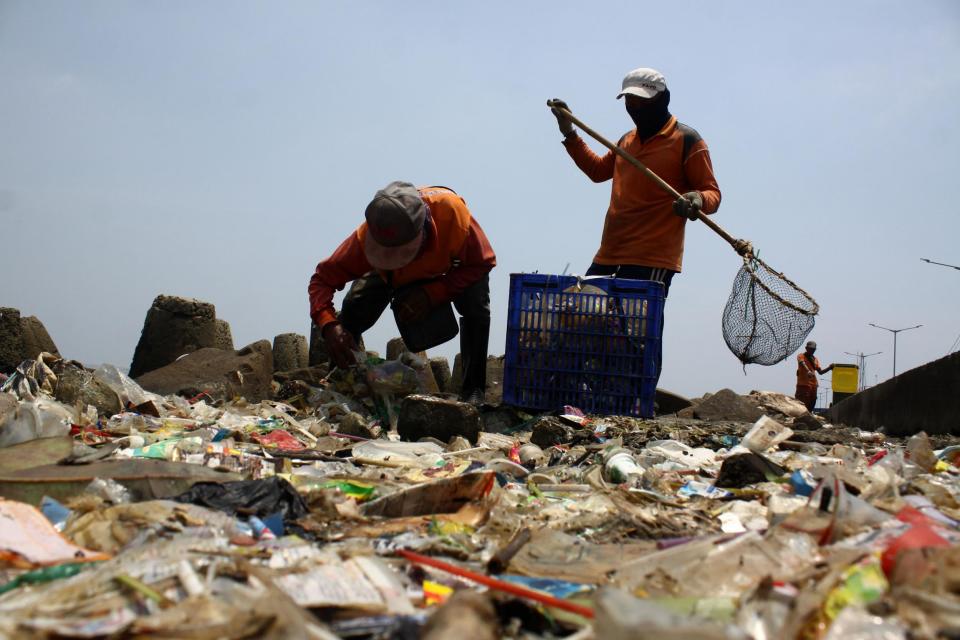Tougher action needed: plastic waste in Indonesia (Photo by Aditya Irawan/NurPhoto via Getty Images): NurPhoto via Getty Images