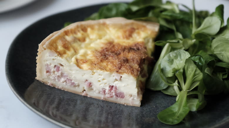 quiche Lorraine on plate 