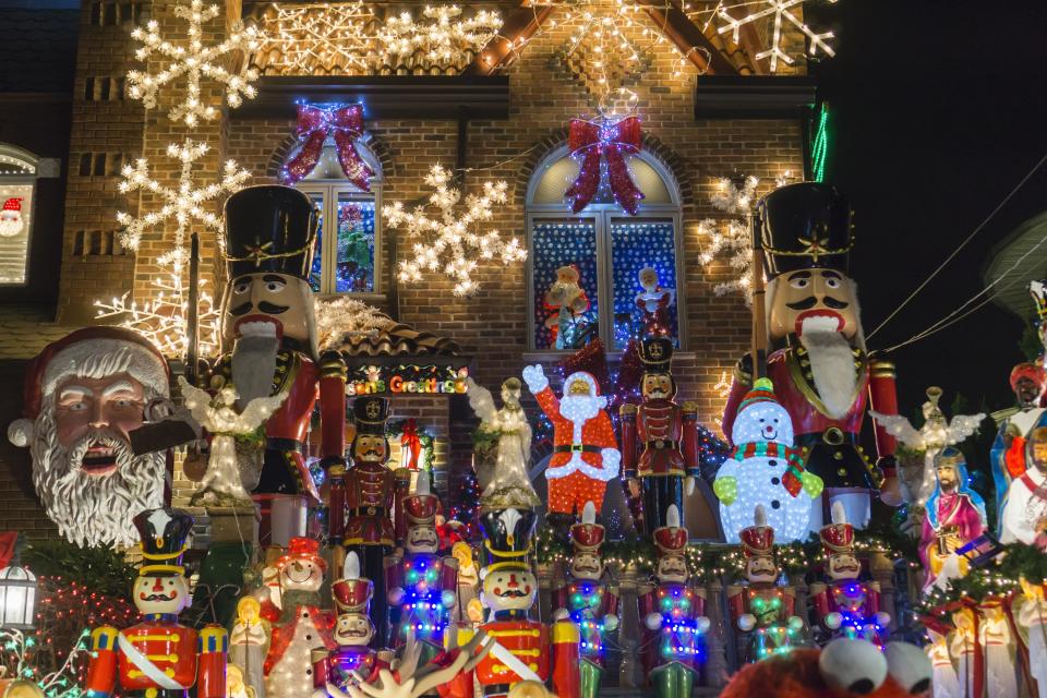 35 Best Places to See the Most Magical Christmas Light Displays