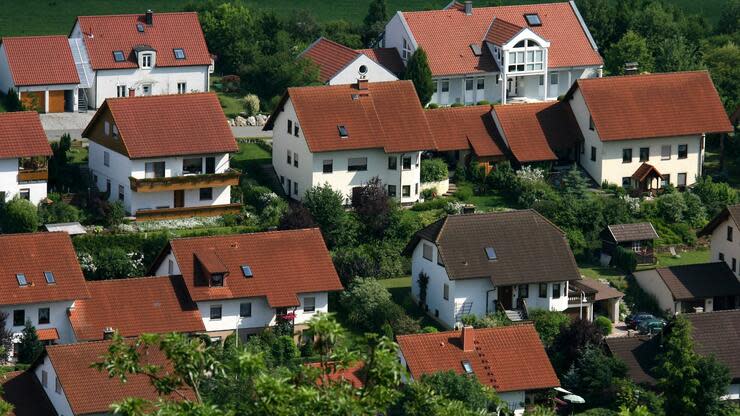 Das Umland von großen Städten wird immer begehrter. Foto: dpa