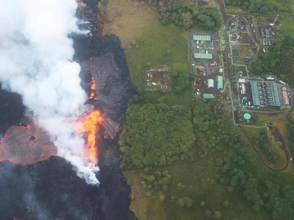 Lava flows from a Kilauea volcano fissure towards the Puna Geothermal Venture plant (Getty Images)