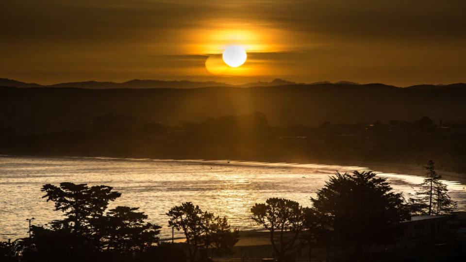 A picture of Monterey Bay in Monterrey, California.