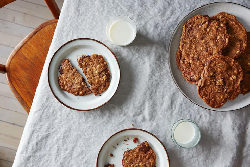 The Longer the Dough Rests, the Crispier the Cookies