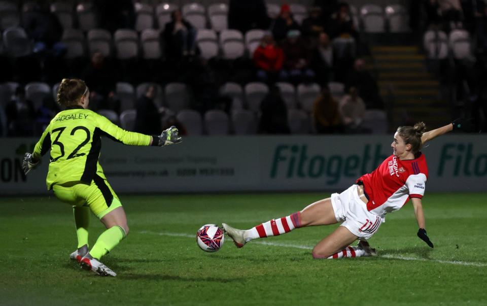  Sophie Baggaley of Manchester United attempts to save from Vivianne Miedema of Arsenal during the FA Women's Continental Tyres League Cup Quarter Final match between Arsenal Women and Manchester United Women - Getty Images