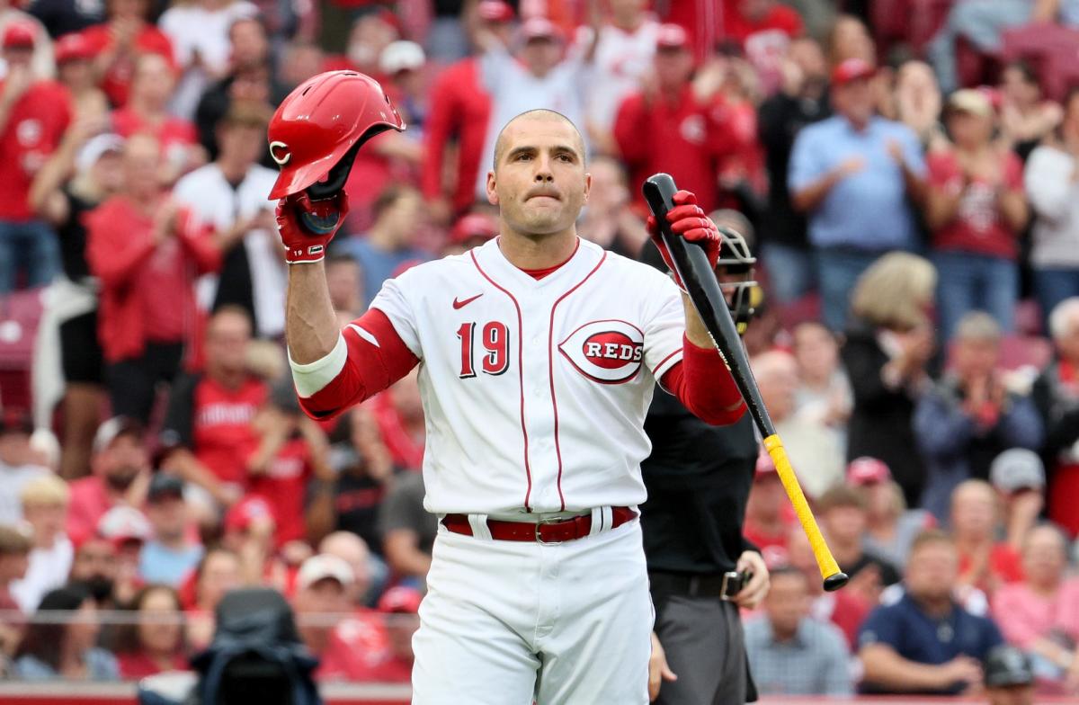 USA. 28th July, 2021. The Cincinnati Reds' Joey Votto reacts after hitting  a solo home run during the second inning against the Chicago Cubs on  Wednesday, July 28, 2021, at Wrigley Field