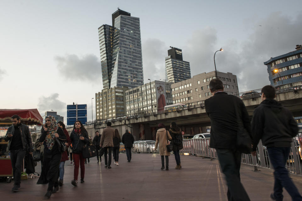 Las Torres Trump Estambul, cuyo propietario arrienda los derechos del nombre Trump por una cuota considerable, en Estambul, el 23 de noviembre de 2017. (Monique Jaques/The New York Times).