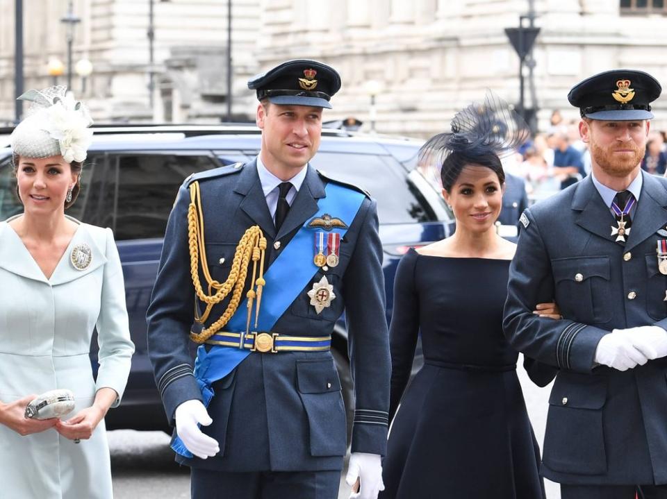 Prinzessin Kate und Prinz William scheinen über die Netflix-Doku von Herzogin Meghan und Prinz William (v.l.n.r.) &quot;not amused&quot; zu sein. (Bild: imago/PA Images)