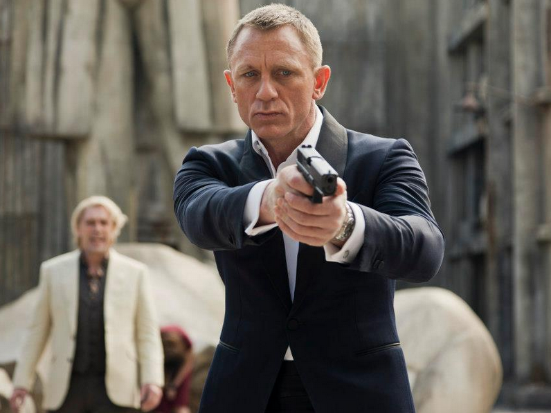 Daniel Craig gun James Bond