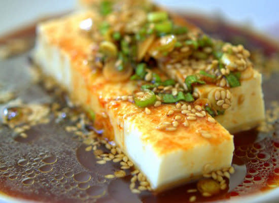 <strong>Get the<a href="http://www.fifteenspatulas.com/2012/07/12/chilled-tofu-with-scallions-and-soy-sauce/" target="_hplink"> Chilled Tofu With Scallions And Soy Sauce recipe</a> by Fifteen Spatulas</strong>