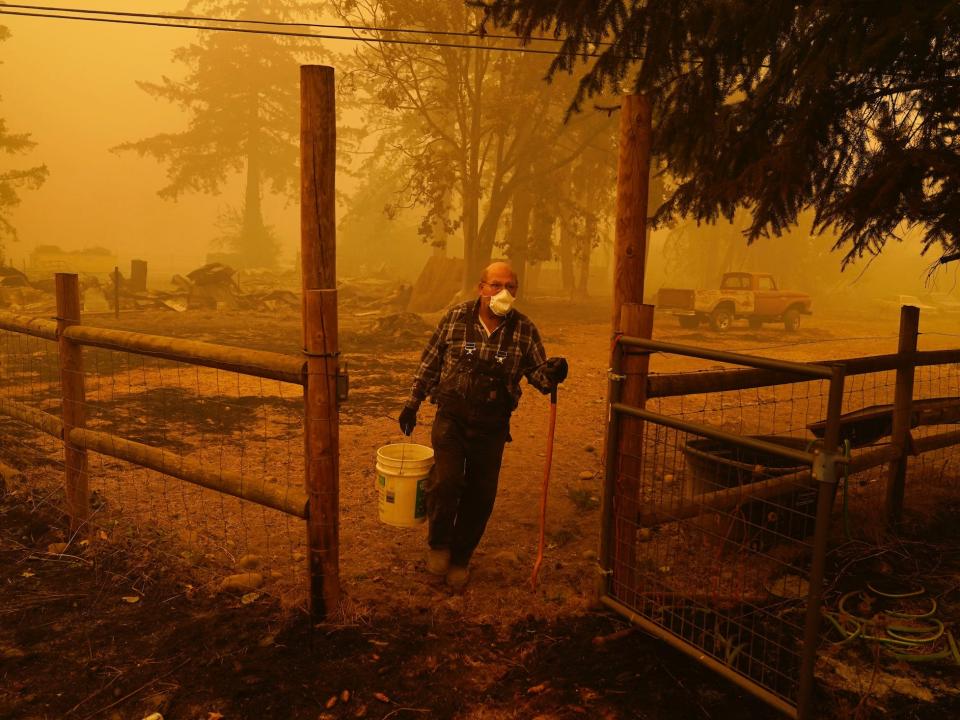 wildfires smoke oregon mask fire damage destruction