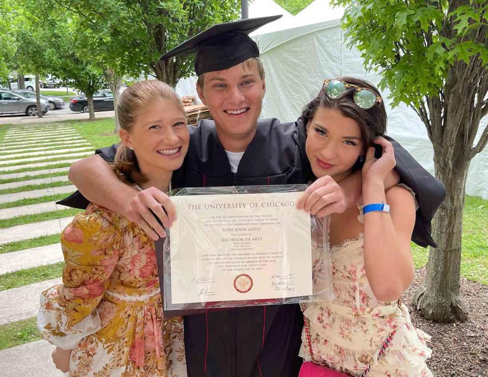 Jennifer Gates, Rory Gates, and Phoebe Gates