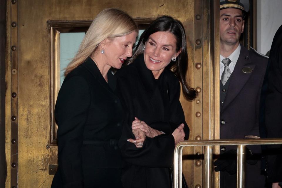 La reina Letizia de España y la princesa Marie-Chantal de Grecia cuestionan los rumores antes del funeral real