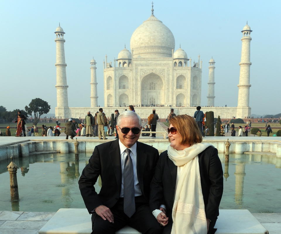 US Defense Secretary Robert Gates (L) poses with his wife Becky in front of the Taj Mahal in Agra on January 20, 2010.    (PRAKASH SINGH/AFP/Getty Images)