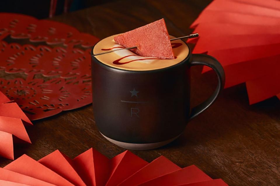 Starbucks chose to introduce a savory drink offering with an untraditional flavor to celebrate the Lunar New Year: a braised pork-flavored latte. Weibo / Starbucks Reserve Shanghai Roastery
