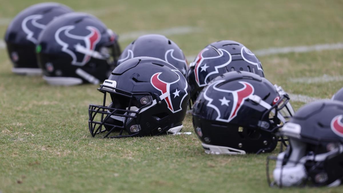 Hecken] Texans game against the Eagles on TNF will feature their new red  helmet and red end zones : r/nfl